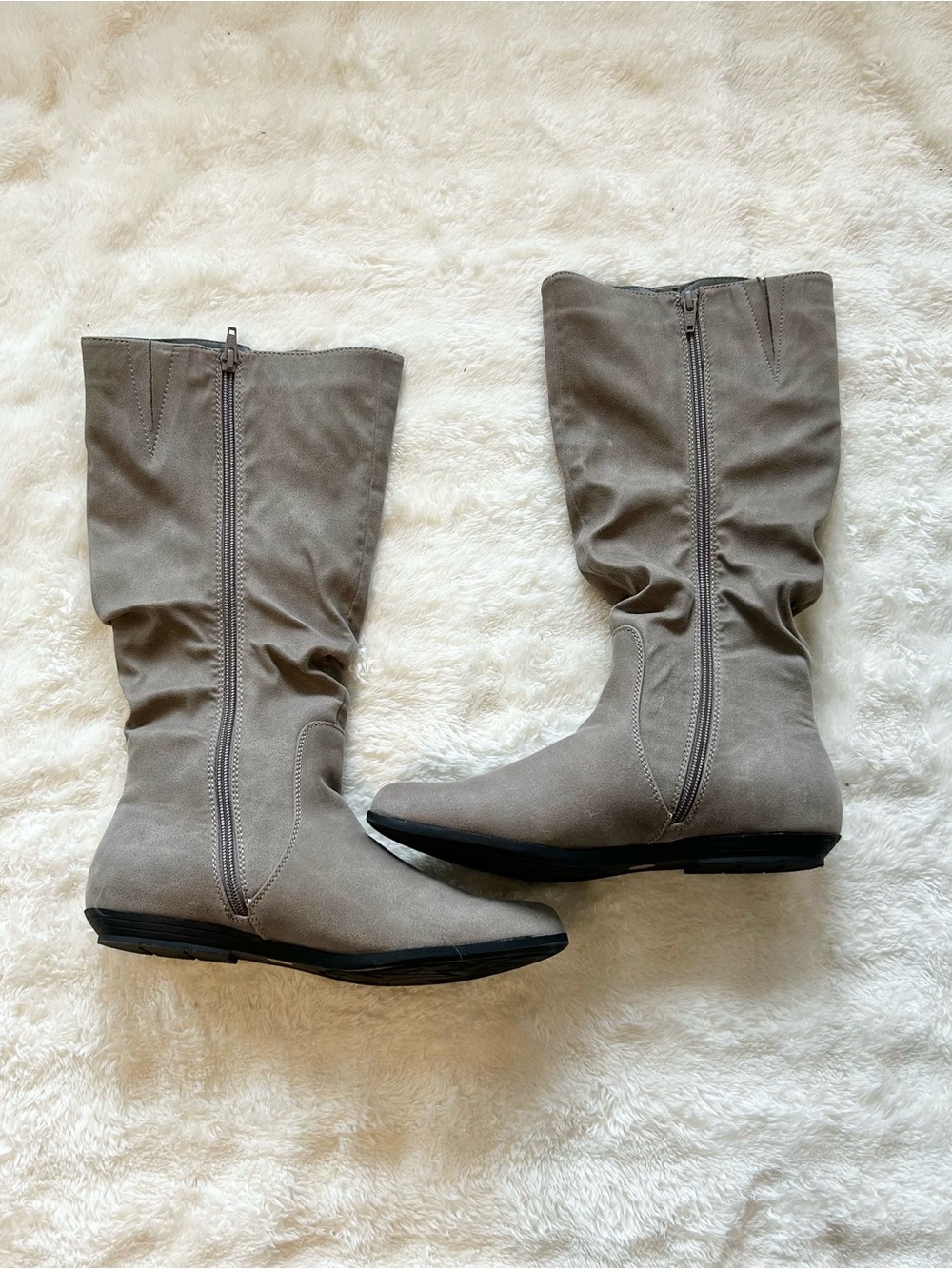 Cliffs by White Mountain Fiona Taupe Gray Boots Size 8.5